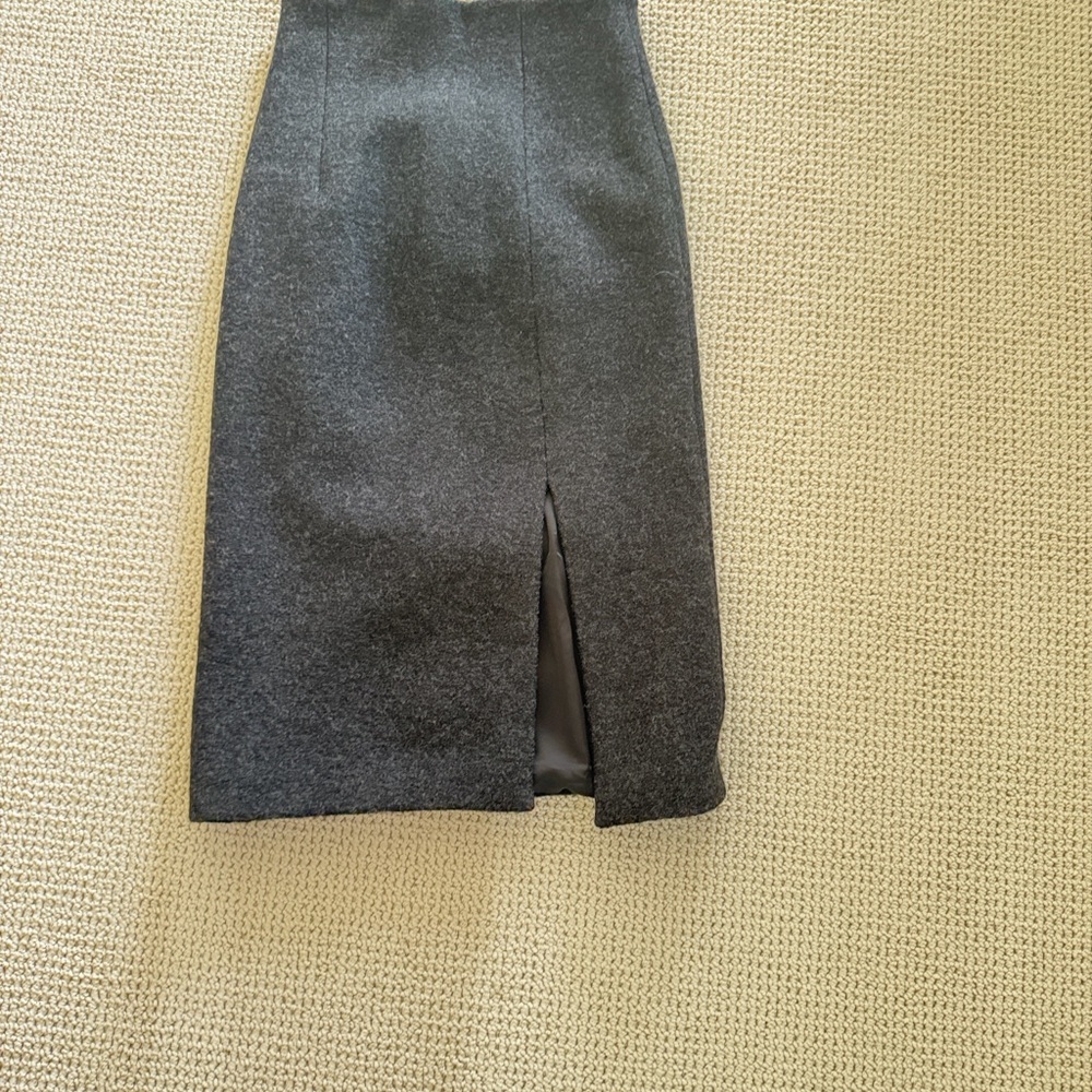 Elegant 16Arlington Gray Women's Skirt